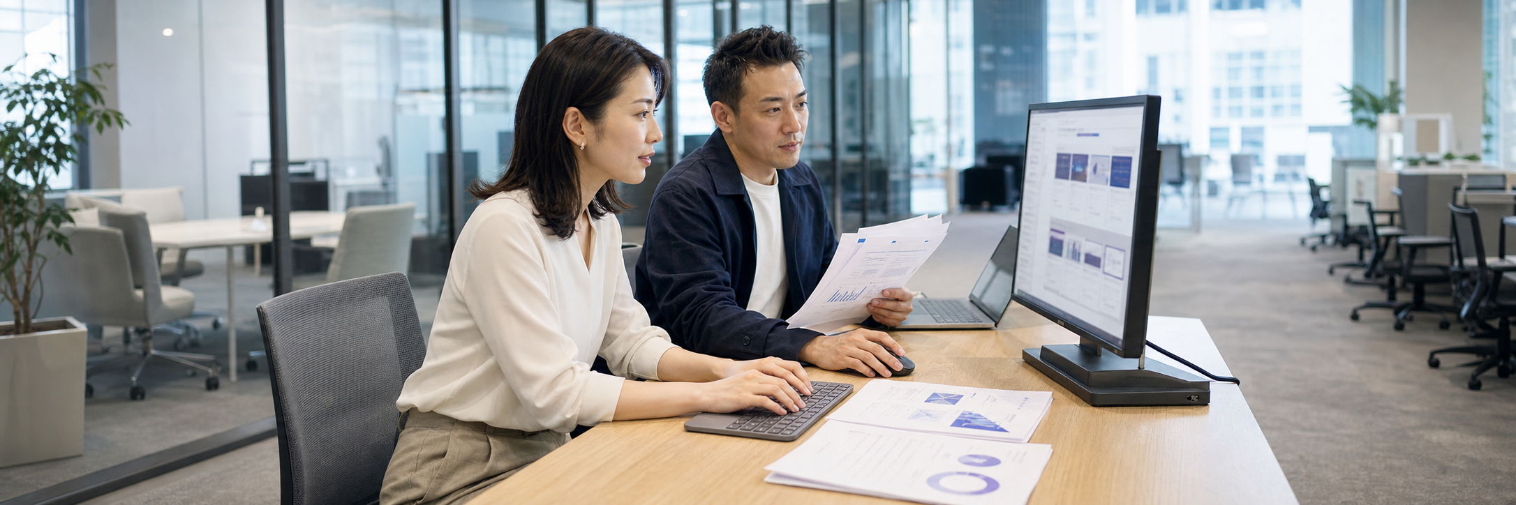 KDDIが過去の営業資料をAIで検索、情報収集の時間が約74%減 のプロジェクト概要図解